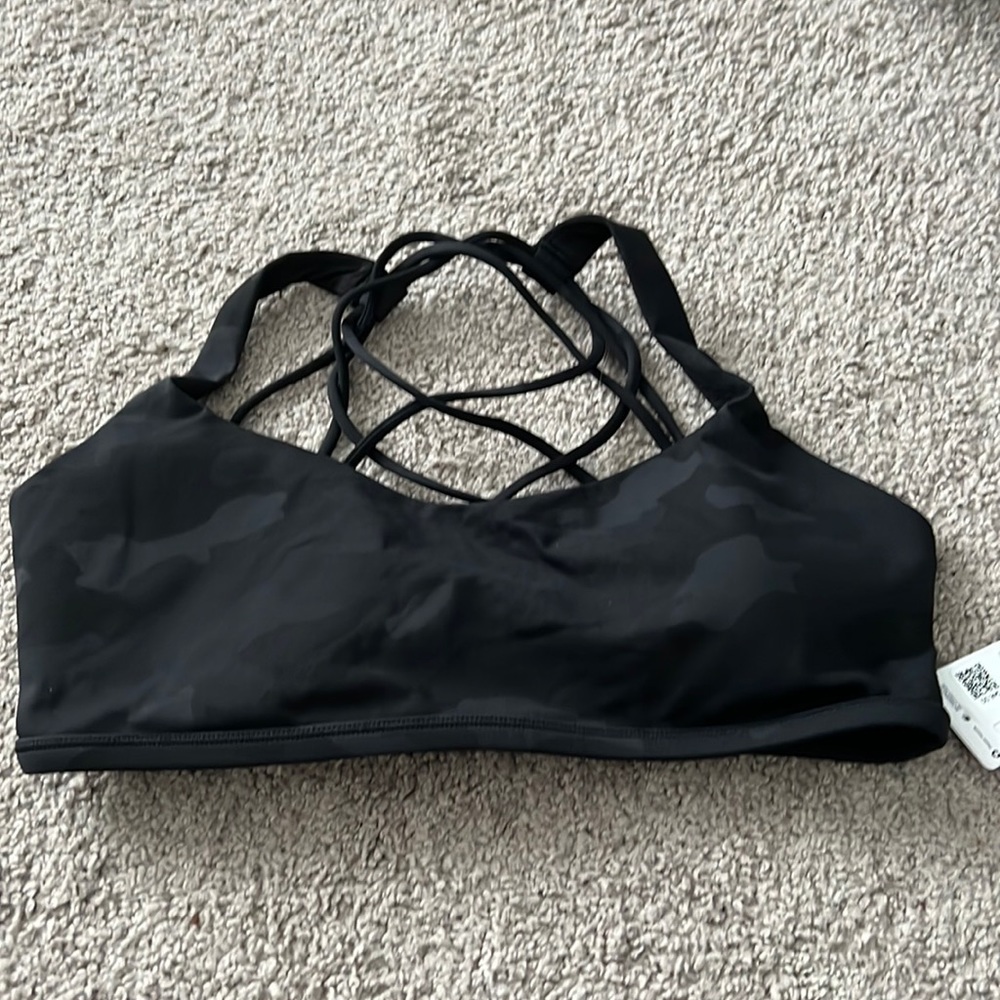 Free to be wild bra lululemon in camo size 10